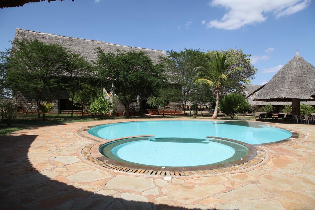 Voi Wildlife Lodge Exterior photo