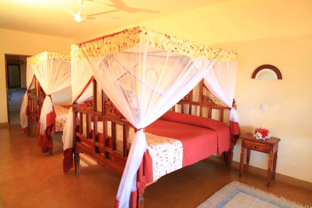 Voi Wildlife Lodge Room photo