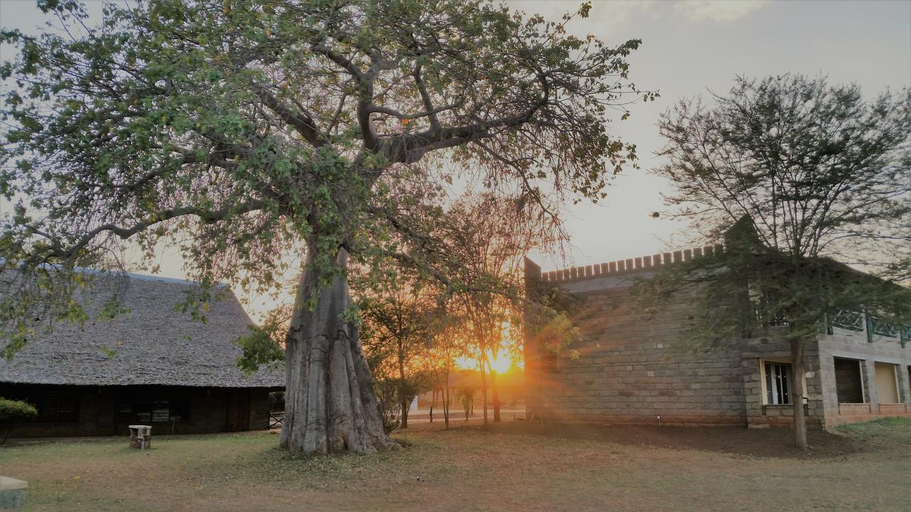 Voi Wildlife Lodge Exterior photo