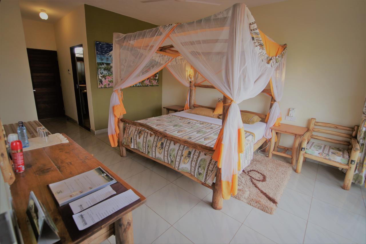 Voi Wildlife Lodge Exterior photo
